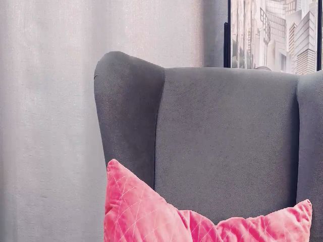 Live sex webcam photo for SandraMia #268934450