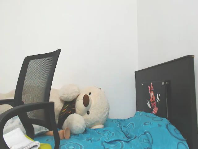 Live sex webcam photo for DIANA_STEVEN #268933361