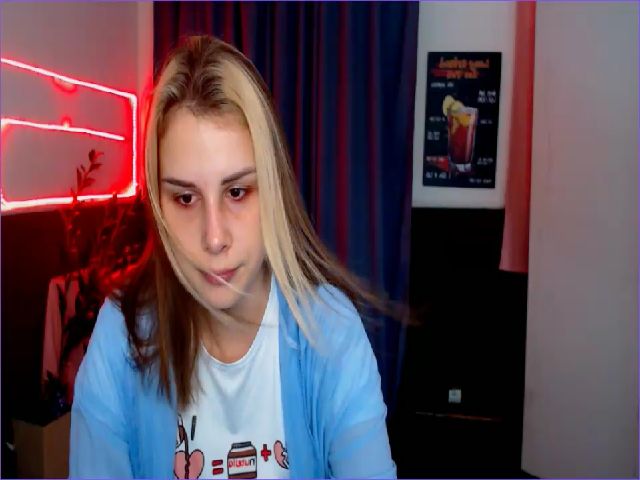Live sex webcam photo for PolliMilk #268930543