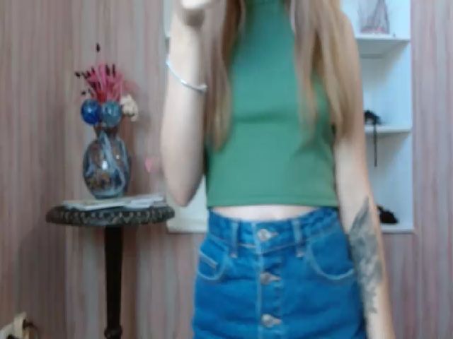 Live sex webcam photo for your_lina18_ #268934133