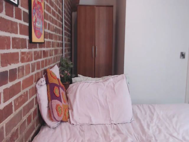 Live sex webcam photo for Pixie_Snow #268935502