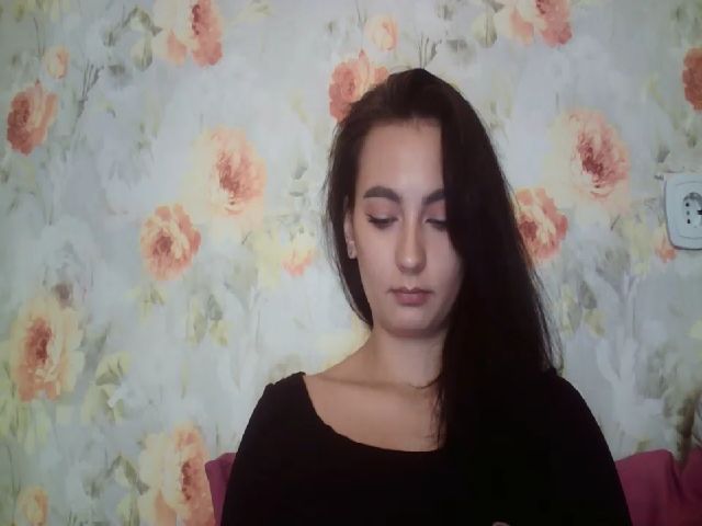 Live sex webcam photo for lolly_hollyy #268934886