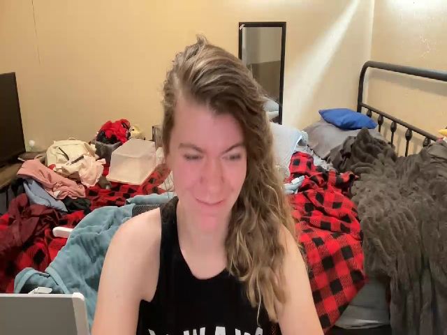 Live sex webcam photo for Trixiegirl3 #268937869
