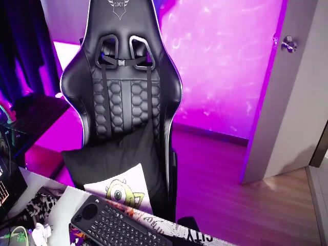 Live sex webcam photo for BiancaMiller #268934845