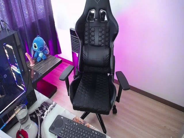 Live sex webcam photo for BiancaMiller #268938915