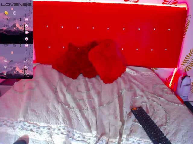 Live sex webcam photo for JadaFire1 #268938141