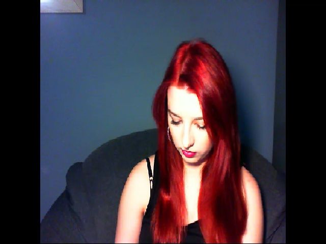 Live sex webcam photo for VirginLuna18 #268937372