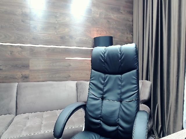 Live sex webcam photo for SashaMyLuv #268939507