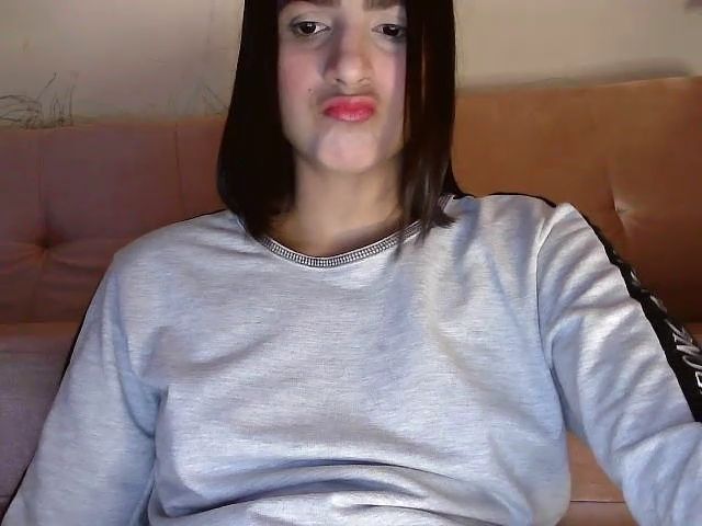 Live sex webcam photo for Sarita30 #268935394