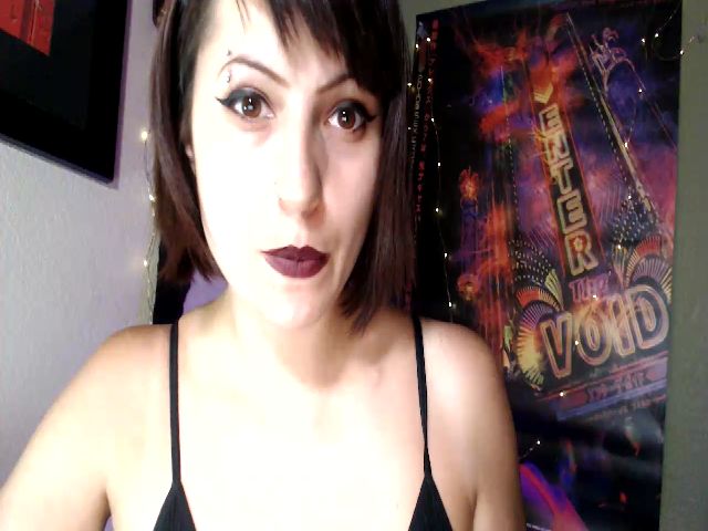 Live sex webcam photo for FrankieStein_ #268934236