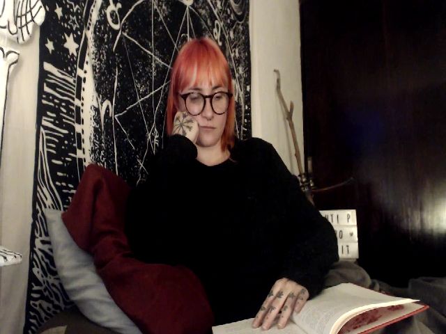 Live sex webcam photo for axehallow #268944694