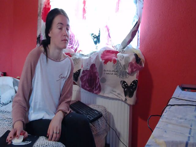 Live sex webcam photo for HOT_JULLYXXX #268938035