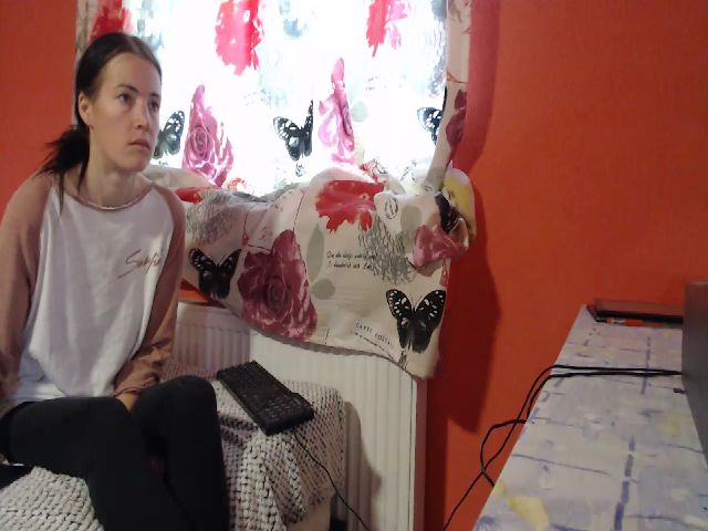 Live sex webcam photo for HOT_JULLYXXX #268939245