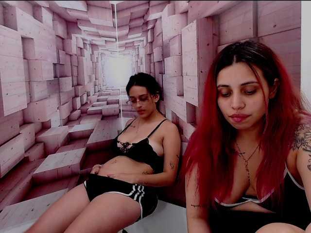 Live sex webcam photo for xxxbitcheshot #268926344