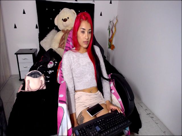 Live sex webcam photo for Katik_18sex #268933395
