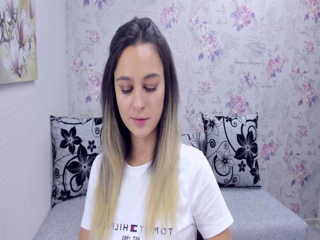 Live sex webcam photo for EllaFresh #268945062