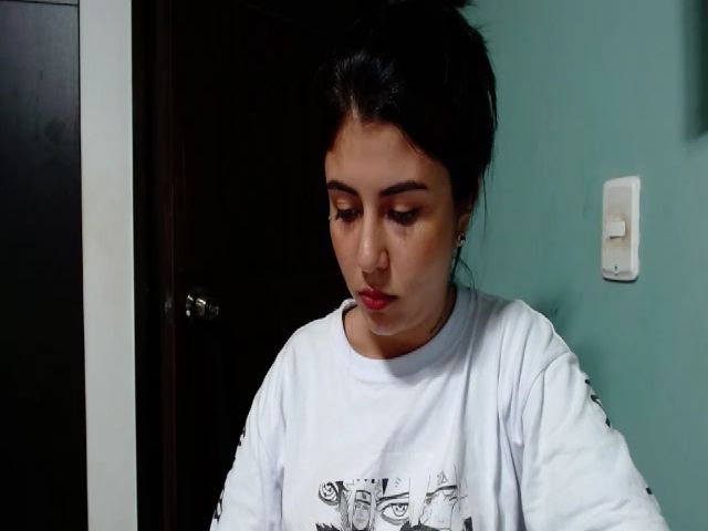 Live sex webcam photo for Petite_sury #268928435