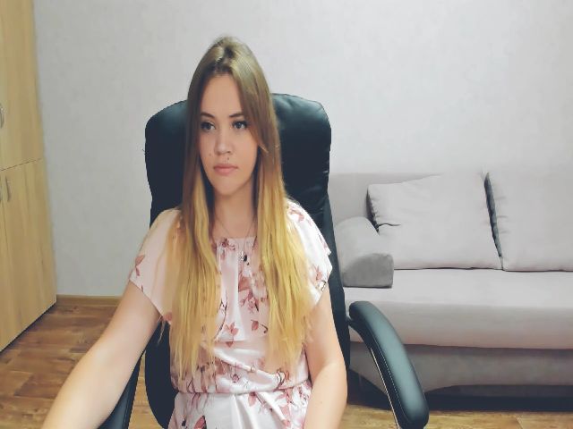 Live sex webcam photo for EllaAntares #268930765