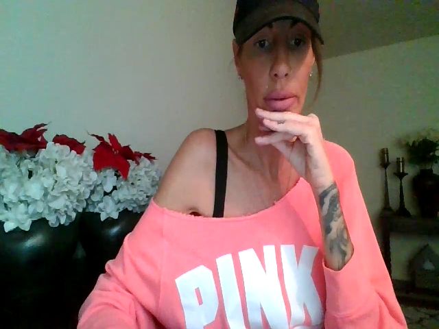 Live sex webcam photo for MissAdri #268938211
