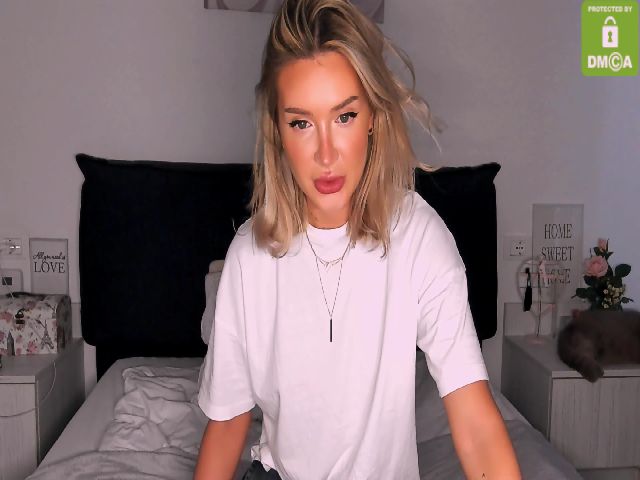 Live sex webcam photo for XadnanaX #268930751