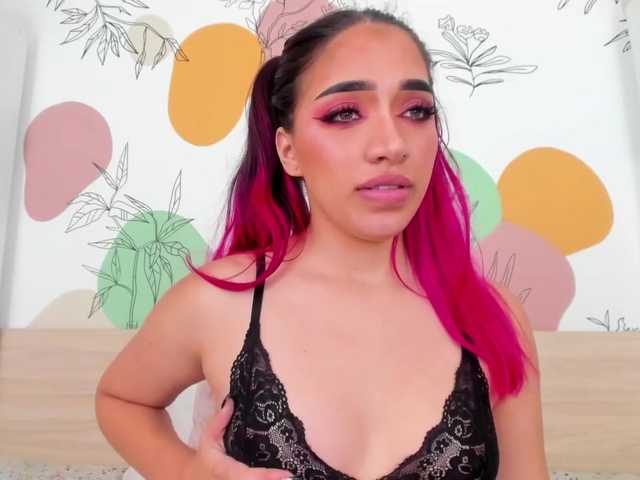 Live sex webcam photo for ValentineLee #268926522