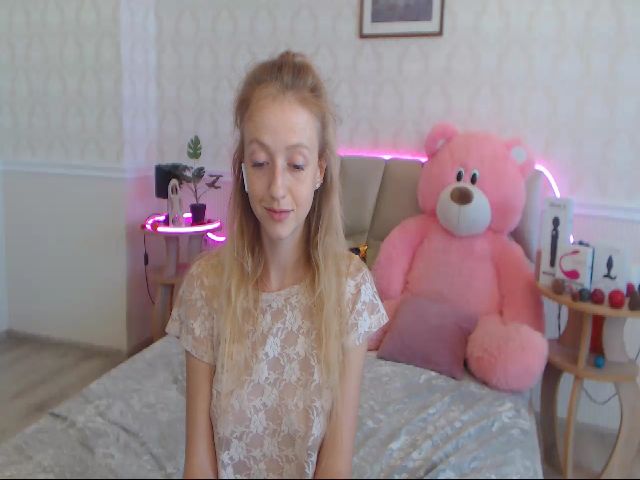 Live sex webcam photo for GinaLewis #268933674