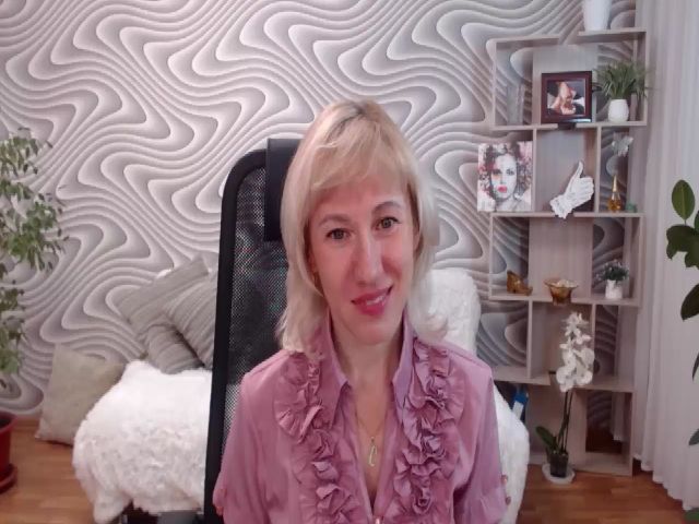 Live sex webcam photo for SvenIsolde #268942996