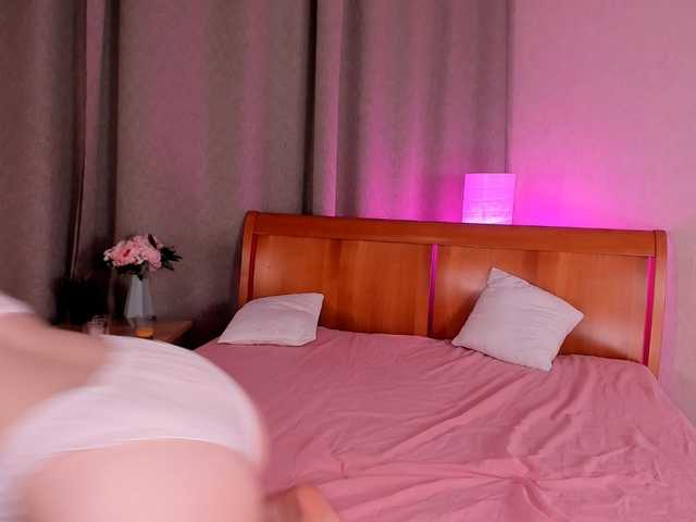 Live sex webcam photo for MargaretLovy #268931399