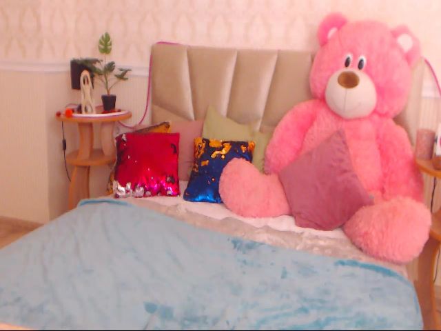 Live sex webcam photo for LorinFields #268938152