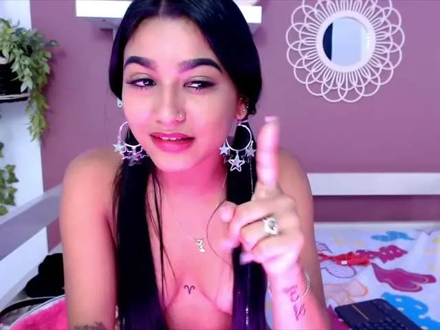 Live sex webcam photo for Nilu1999 #268940403