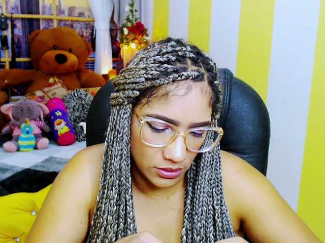 Live sex webcam photo for Eloveskamy #268952123