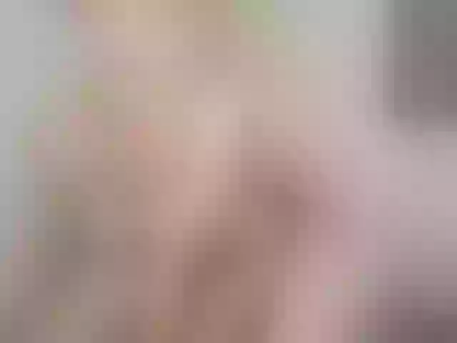Live sex webcam photo for MisssMira #268945599