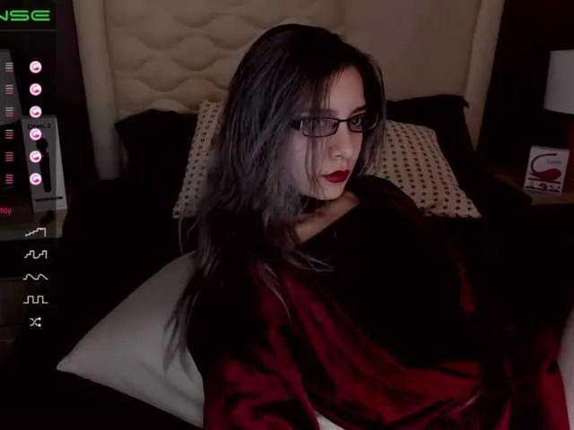 Live sex webcam photo for LilithMystic #268955794