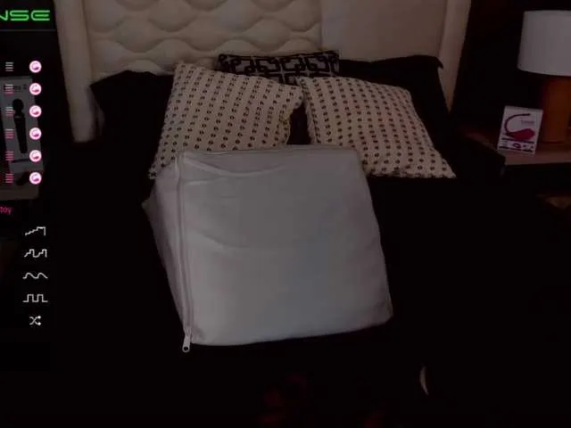 Live sex webcam photo for LilithMystic #268961403