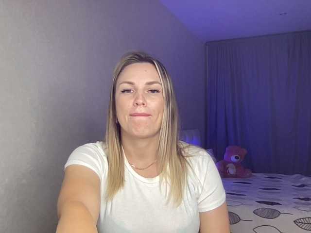 Live sex webcam photo for AmyAirKiss #268962355