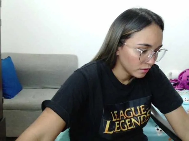 Live sex webcam photo for monica-squirt #268947090