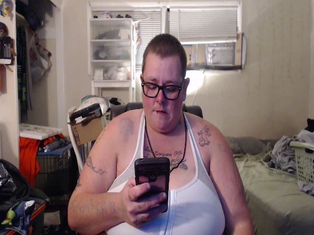 Live sex webcam photo for PunkChick420 #268952376