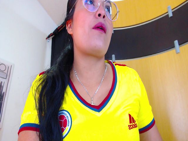 Live sex webcam photo for Merylintwig #268949022