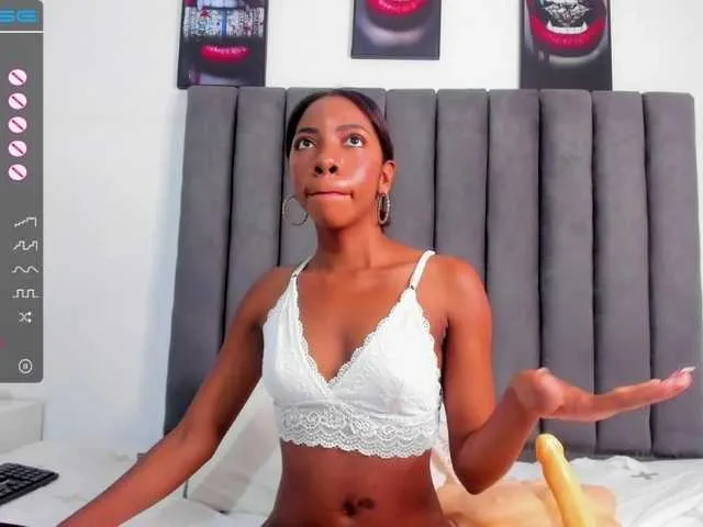 Live sex webcam photo for Meganbarko #268961343