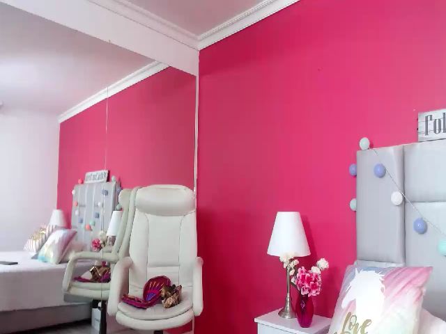 Live sex webcam photo for Mia_thompsons #268955088