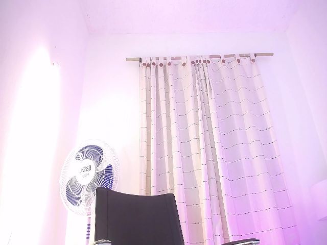 Live sex webcam photo for Chrishadoll #268965692