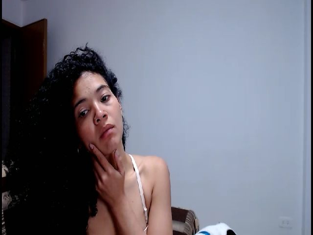 Live sex webcam photo for Courageuse #268948462