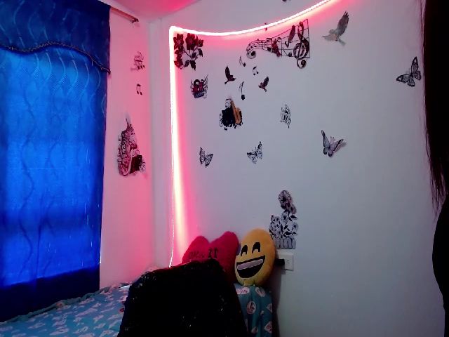 Live sex webcam photo for Hot_skinny_ #268958963