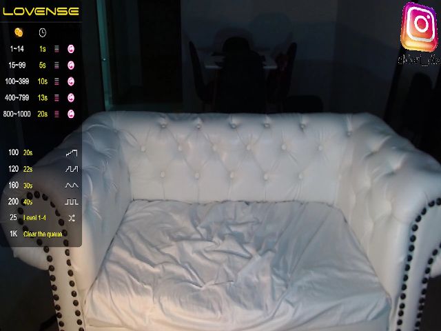 Live sex webcam photo for Dixie_rosse #268947690