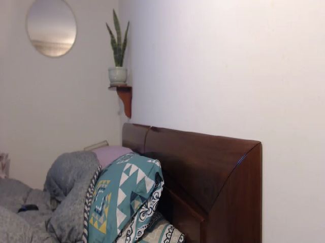 Live sex webcam photo for isabellazee2 #268947838