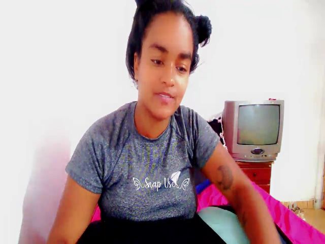 Live sex webcam photo for xxiomy_ #268966023