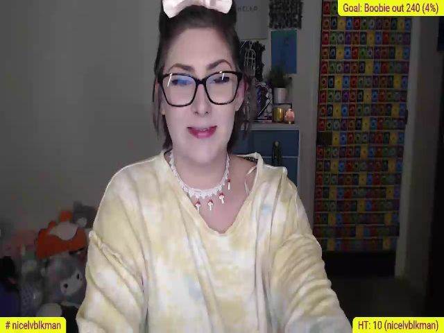 Live sex webcam photo for Violet_Rae_ #268949088