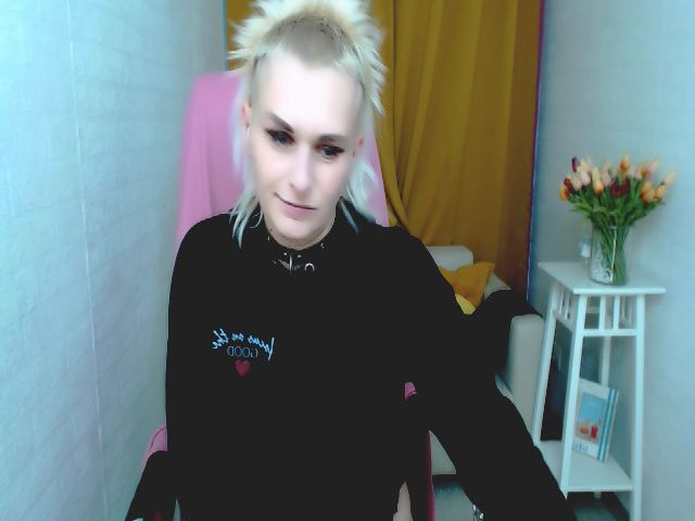 Live sex webcam photo for XJG99 #268957198