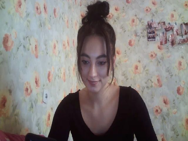 Live sex webcam photo for lolly_hollyy #268954267