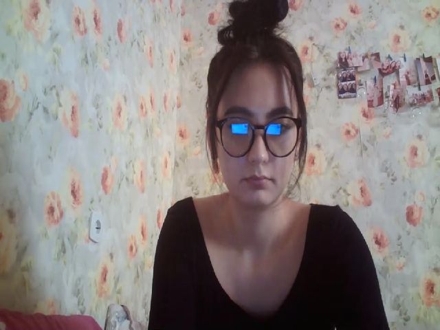 Live sex webcam photo for lolly_hollyy #268954680